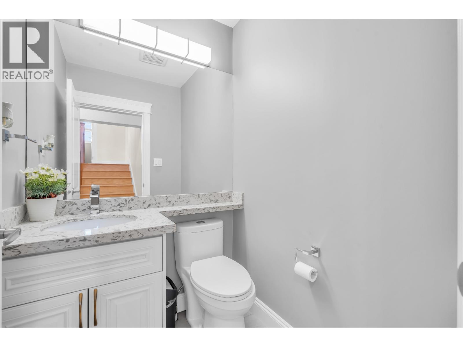 8758 Crest Drive, Burnaby, British Columbia  V3N 4A2 - Photo 33 - R3174052
