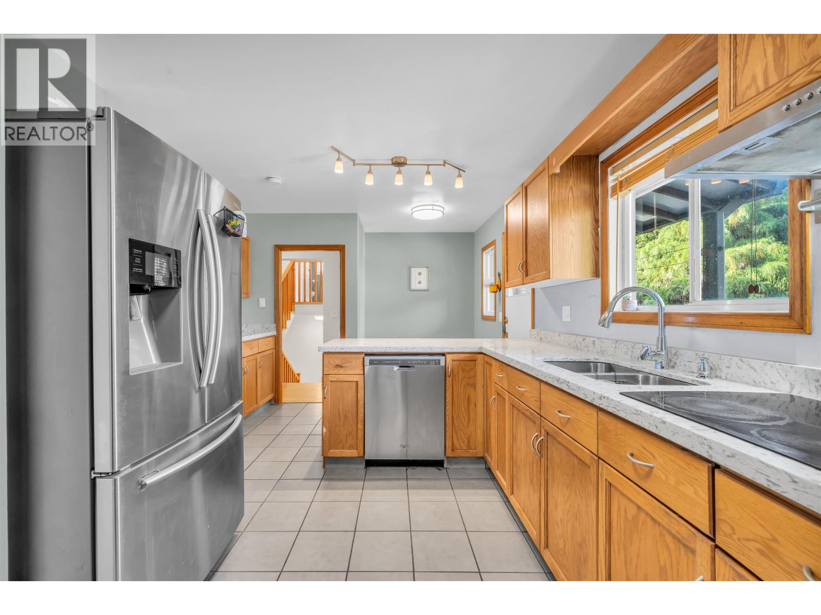 8758 Crest Drive, Burnaby, British Columbia  V3N 4A2 - Photo 22 - R3174052