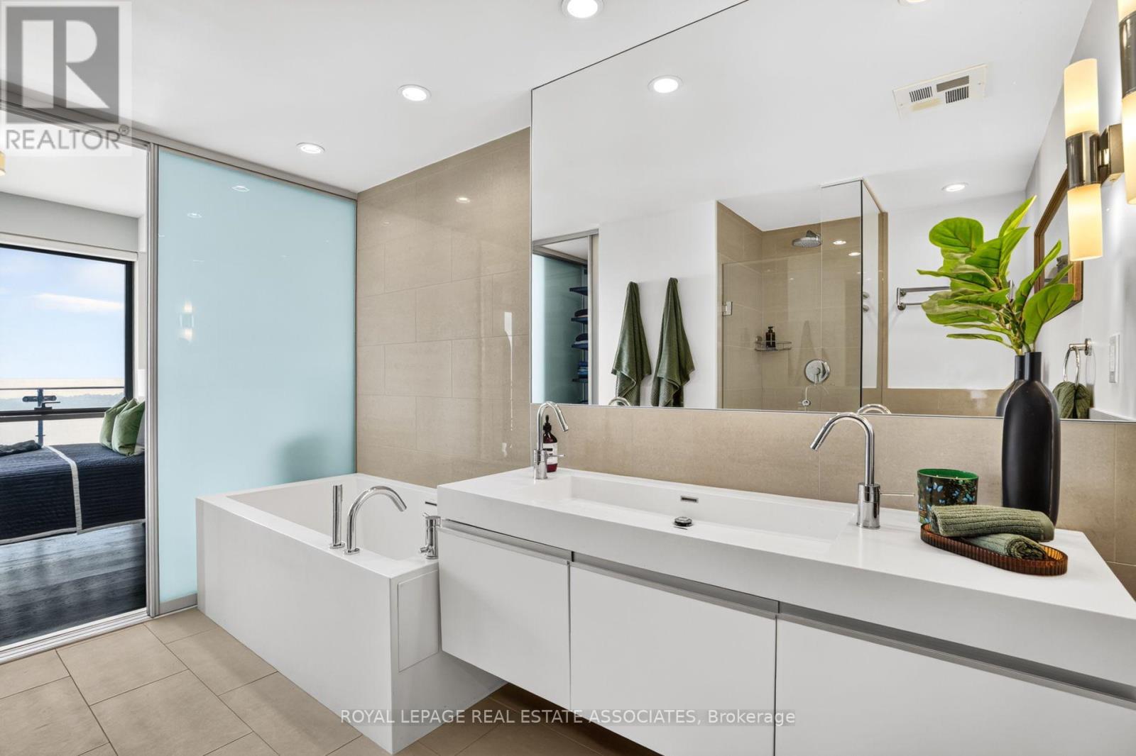 3006 - 70 Distillery Lane, Toronto, Ontario M5A 0E3 - Photo 23 - C14029062