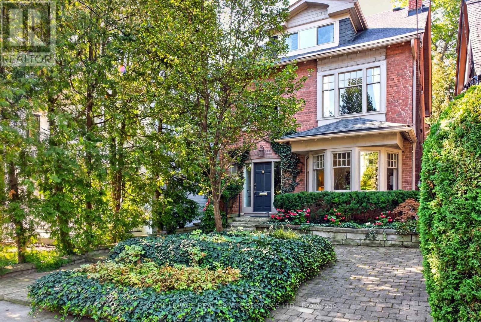 62 ASTLEY AVENUE, Toronto, Ontario