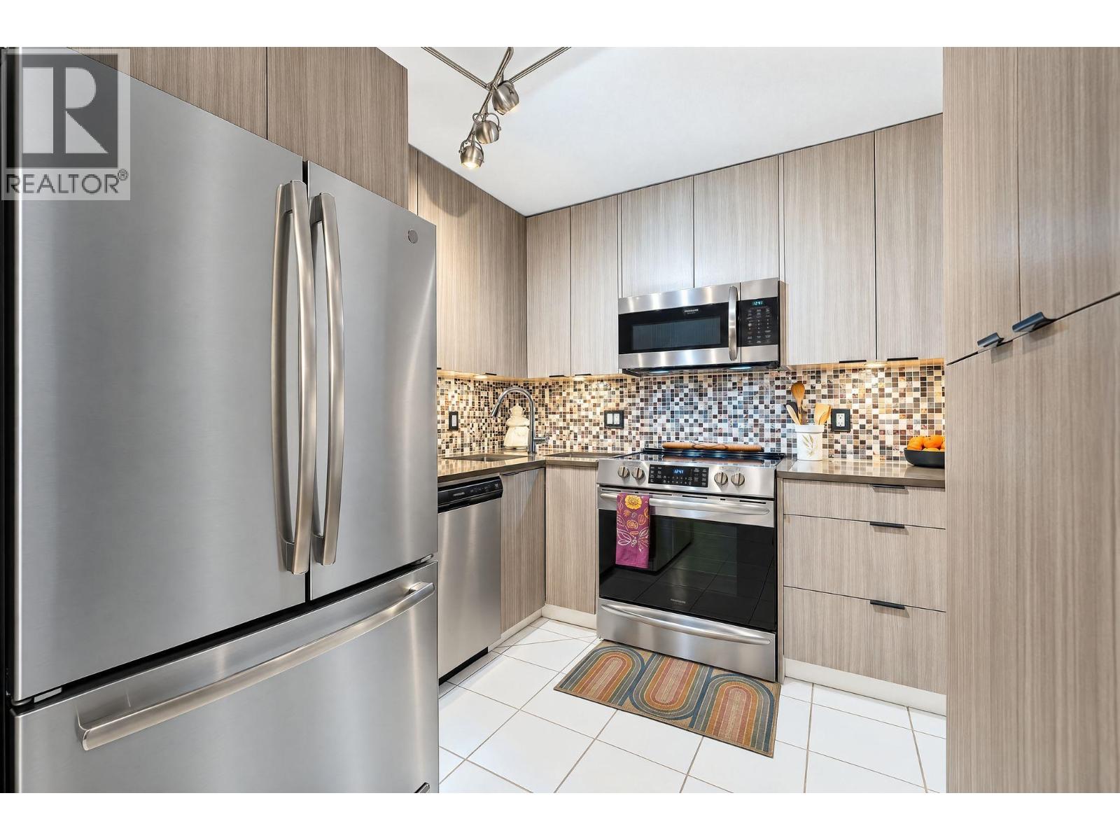 206 2405 Kamloops Street, Vancouver, British Columbia V5M 4V6 - Photo 17 - R3174865