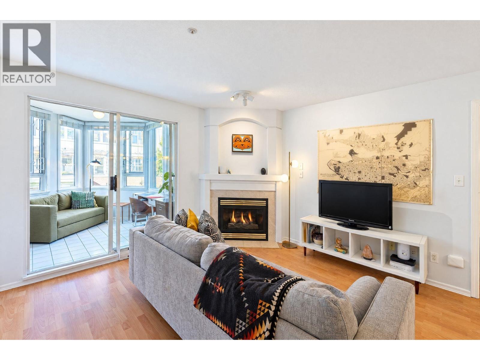 206 2405 Kamloops Street, Vancouver, British Columbia V5M 4V6 - Photo 2 - R3174865