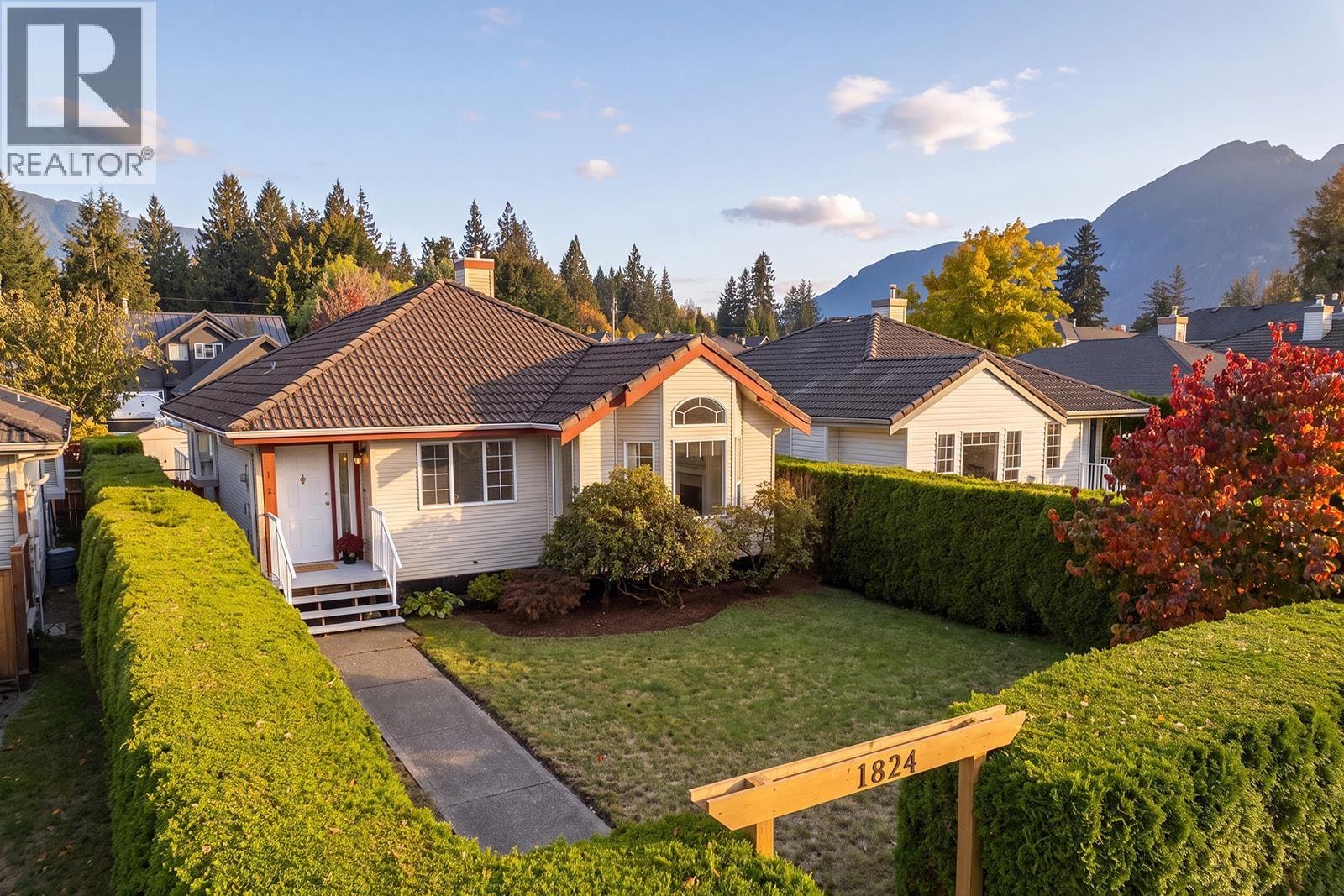 1824 WILLOW CRESCENT, squamish, British Columbia