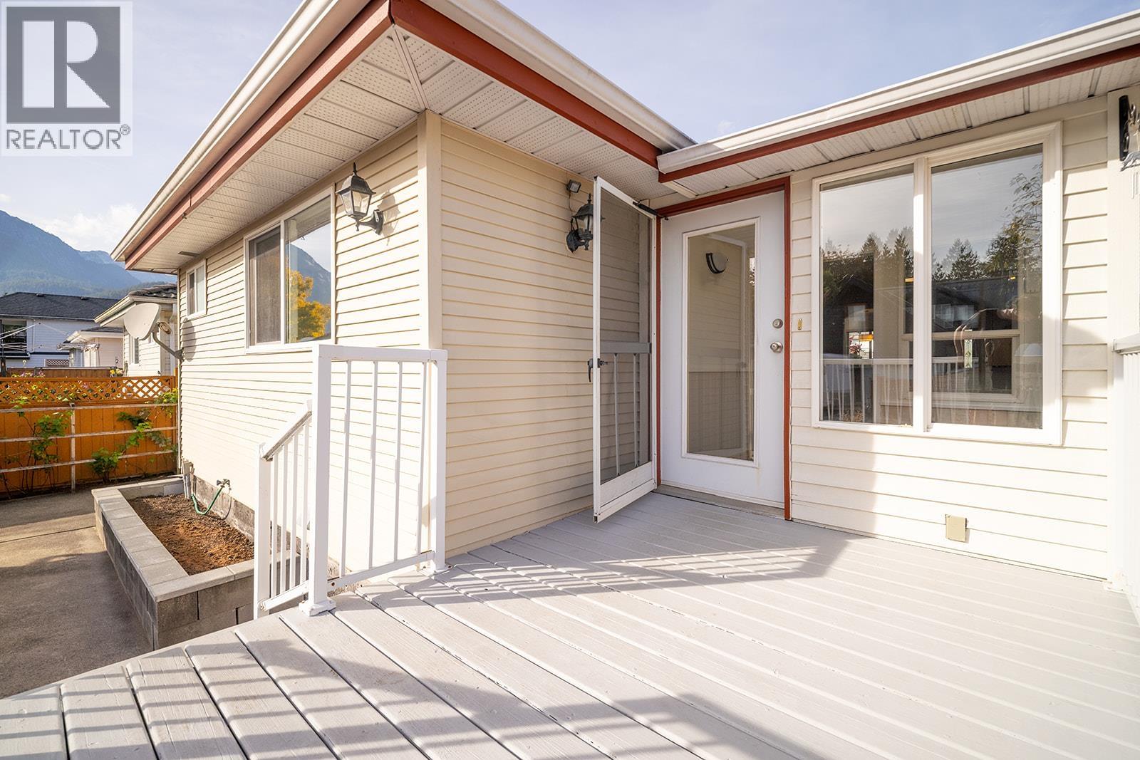 1824 Willow Crescent, Squamish, British Columbia  V8B 0L9 - Photo 18 - R3174835