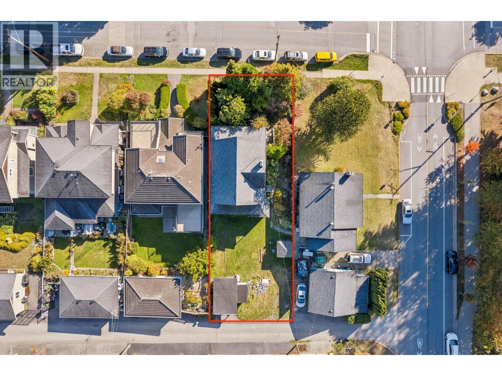358 W 16th Street, North Vancouver, British Columbia  V7M 1T8 - Photo 4 - R3174874