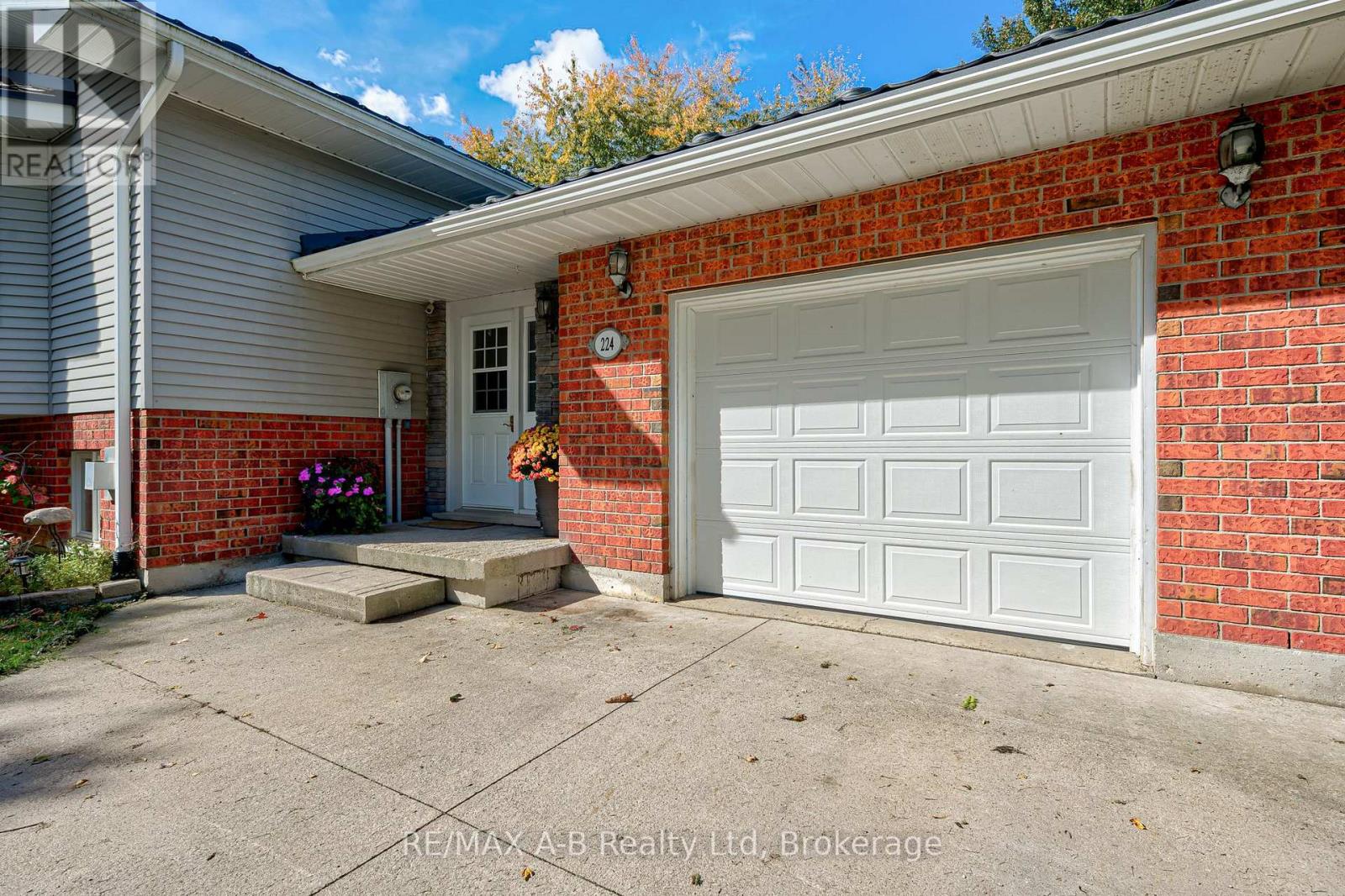224 Morenz Drive, West Perth, Ontario  N0K 1N0 - Photo 3 - X14029054