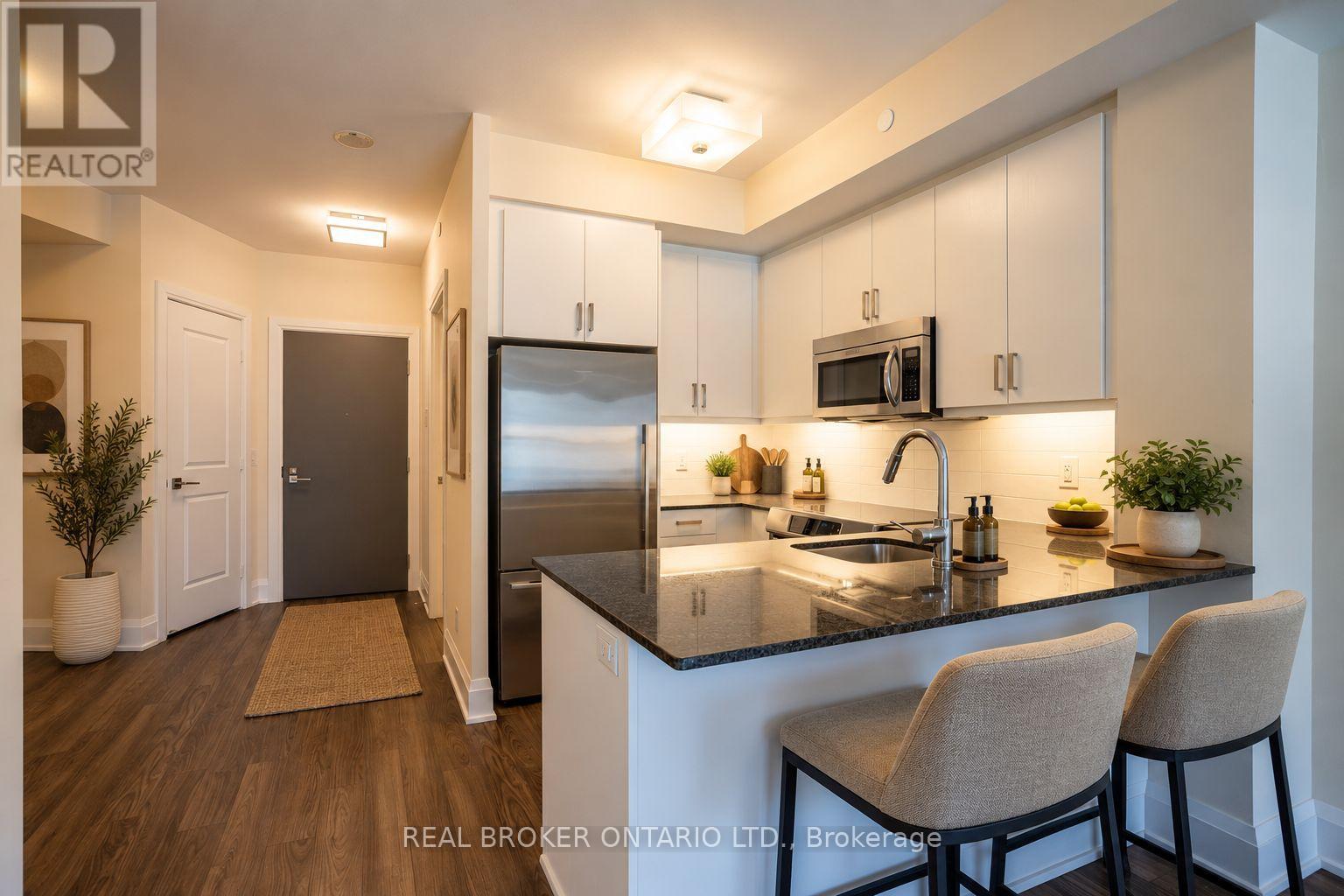208 - 1 Old Mill Drive, Toronto, Ontario  M6S 0A1 - Photo 7 - W14029046