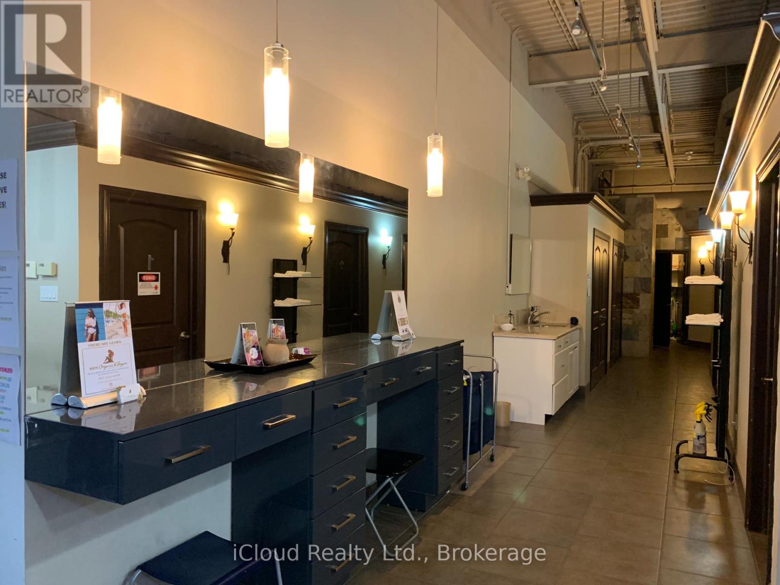 UNIT #1 - 592 RATHBURN ROAD W, Mississauga, Ontario