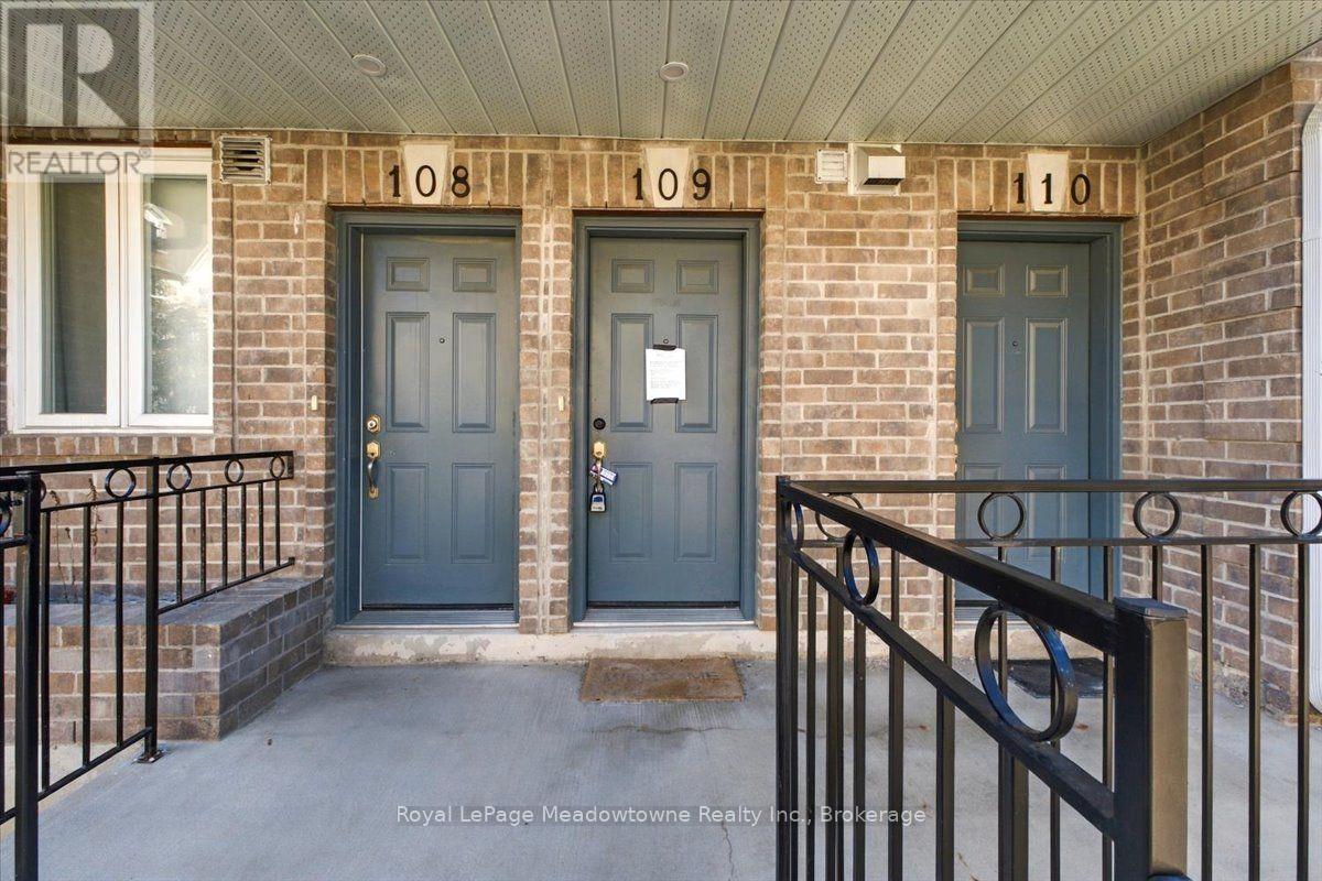 109 - 75 Weldrick Road E, Richmond Hill, Ontario  L4C 0H9 - Photo 3 - N13885000