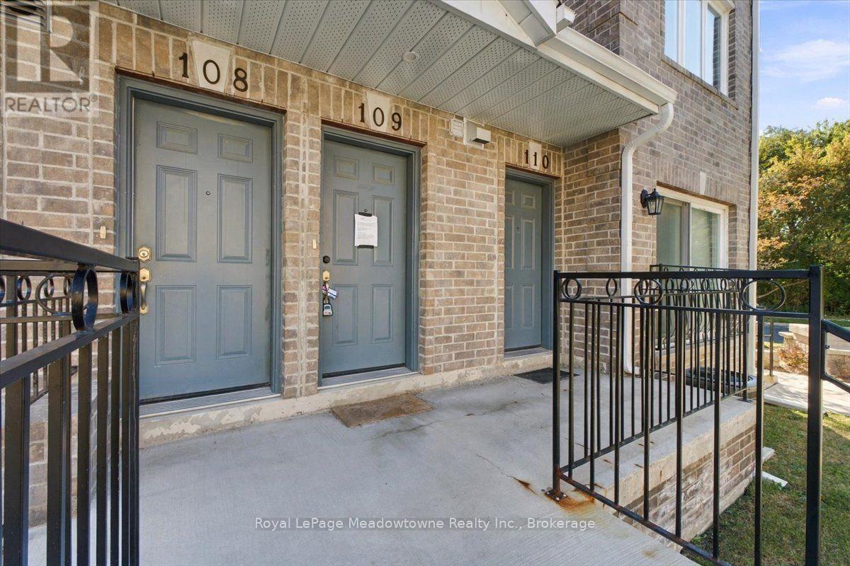 109 - 75 Weldrick Road E, Richmond Hill, Ontario  L4C 0H9 - Photo 4 - N13885000