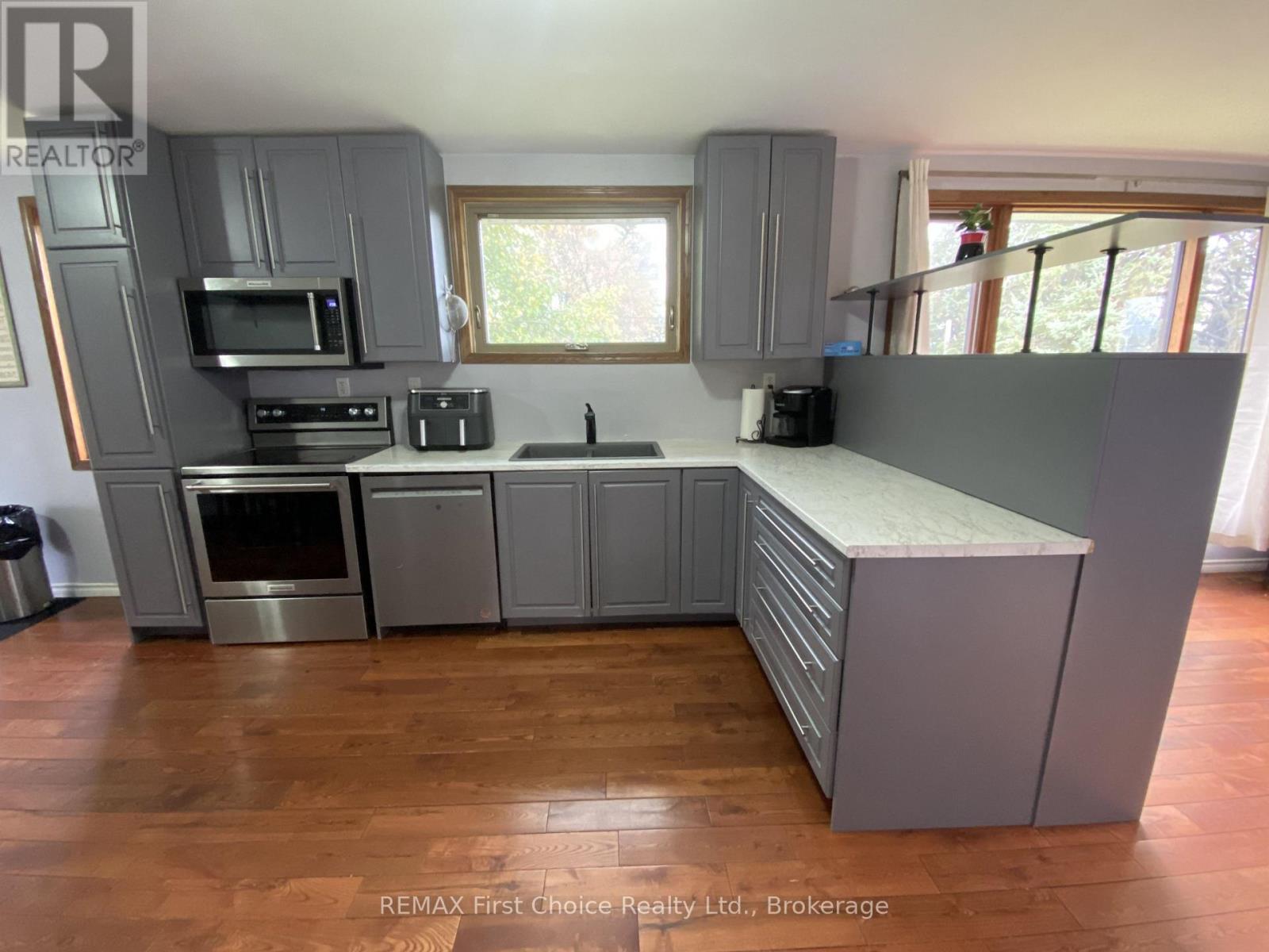 722 Catherine Street, Thunder Bay, Ontario  P7E 1L5 - Photo 2 - X14028892