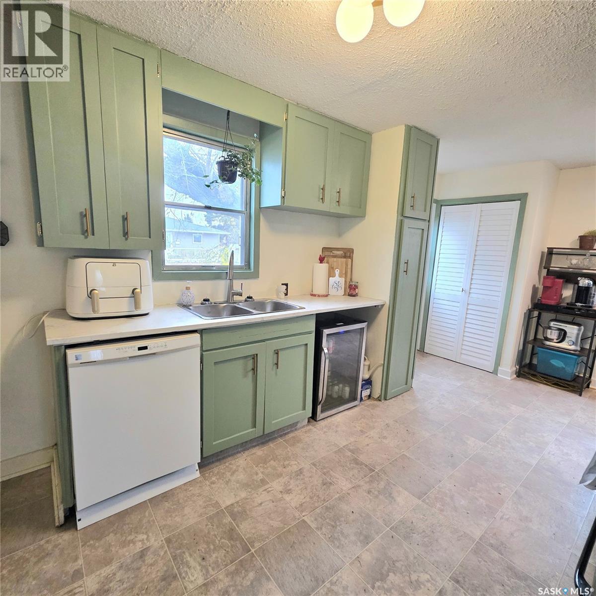 261 22nd Street E, Prince Albert, Saskatchewan  S6V 1N2 - Photo 7 - SK050993