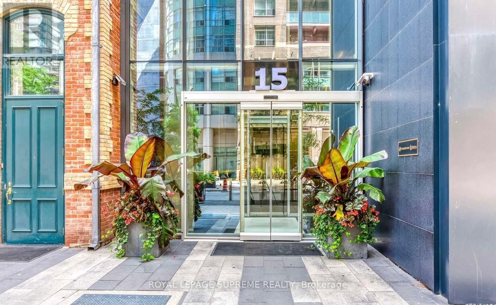 4305 - 15 Grenville Street, Toronto, Ontario  M4Y 1A1 - Photo 2 - C14029210