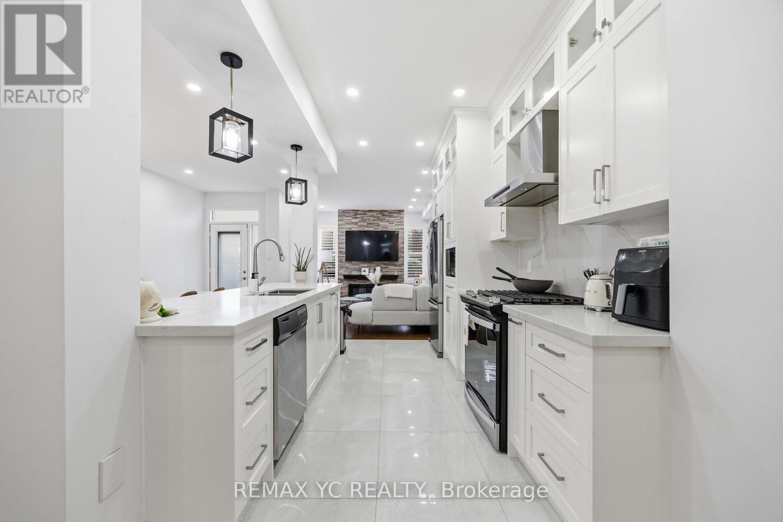 R1 - 140 Laramie Crescent, Vaughan, Ontario  L6A 0R1 - Photo 4 - N14029150