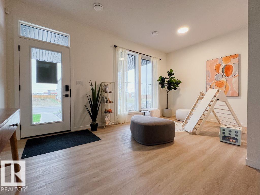 424 31 ST SW