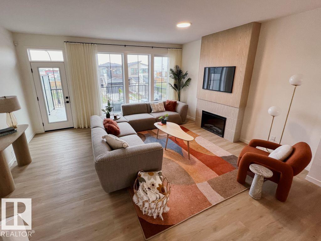 424 31 ST SW