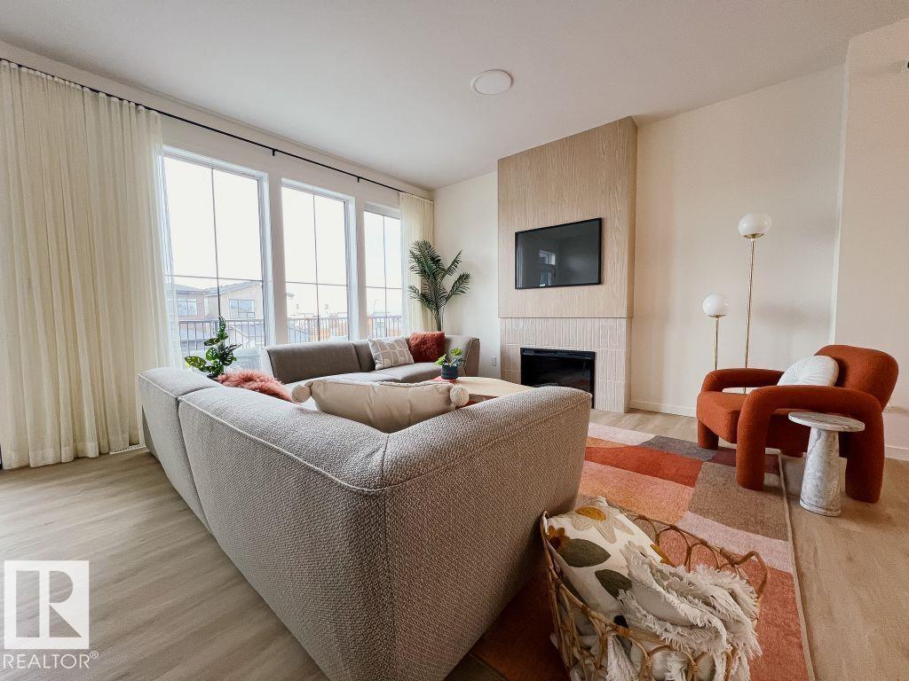 424 31 ST SW