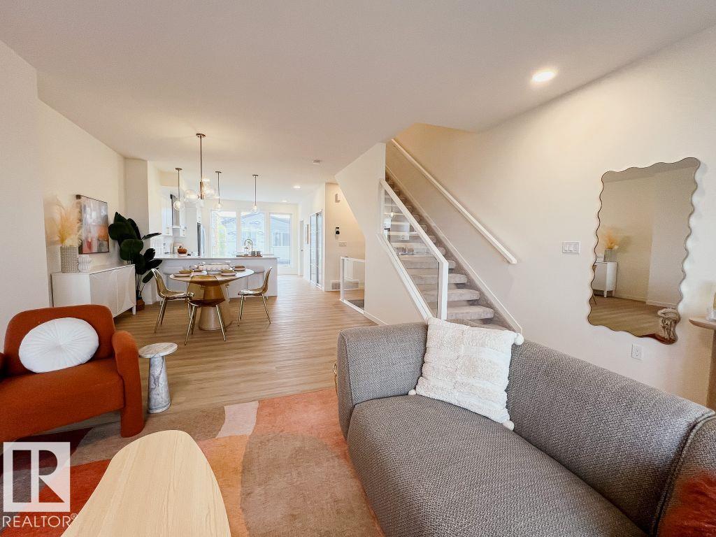 424 31 ST SW