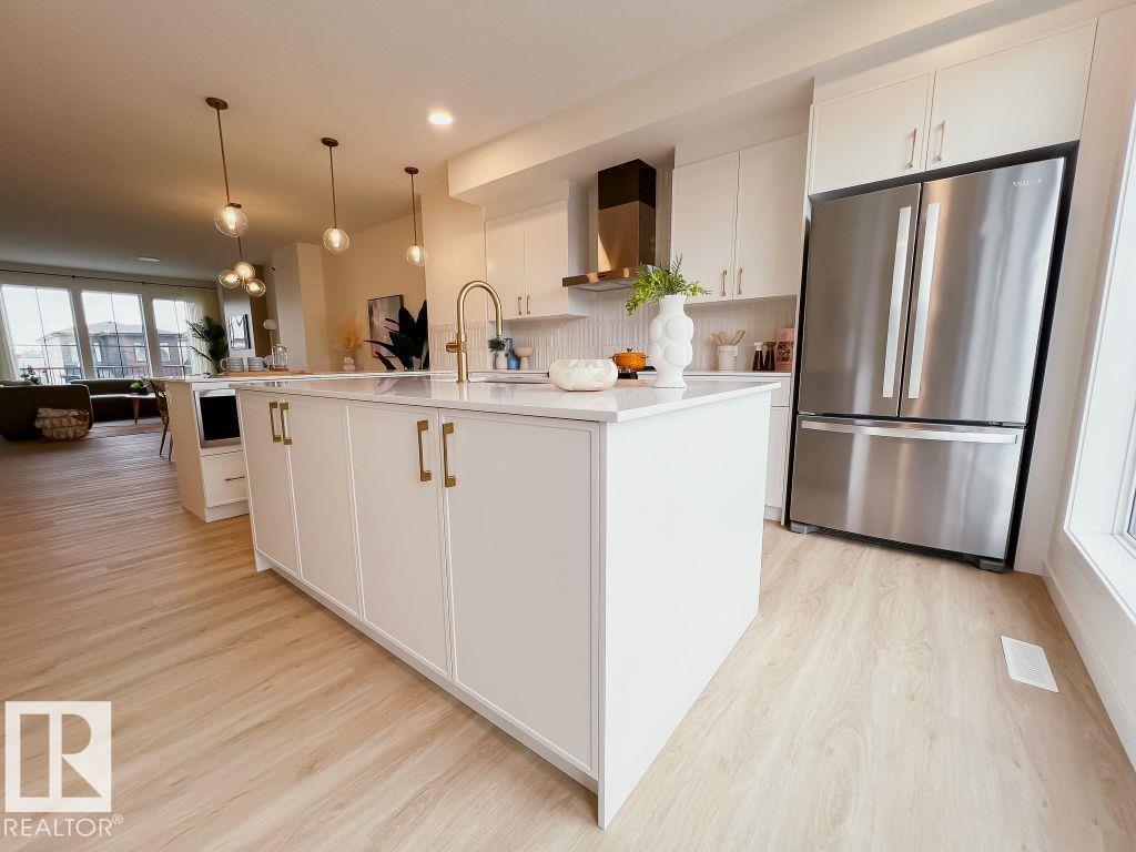 424 31 ST SW