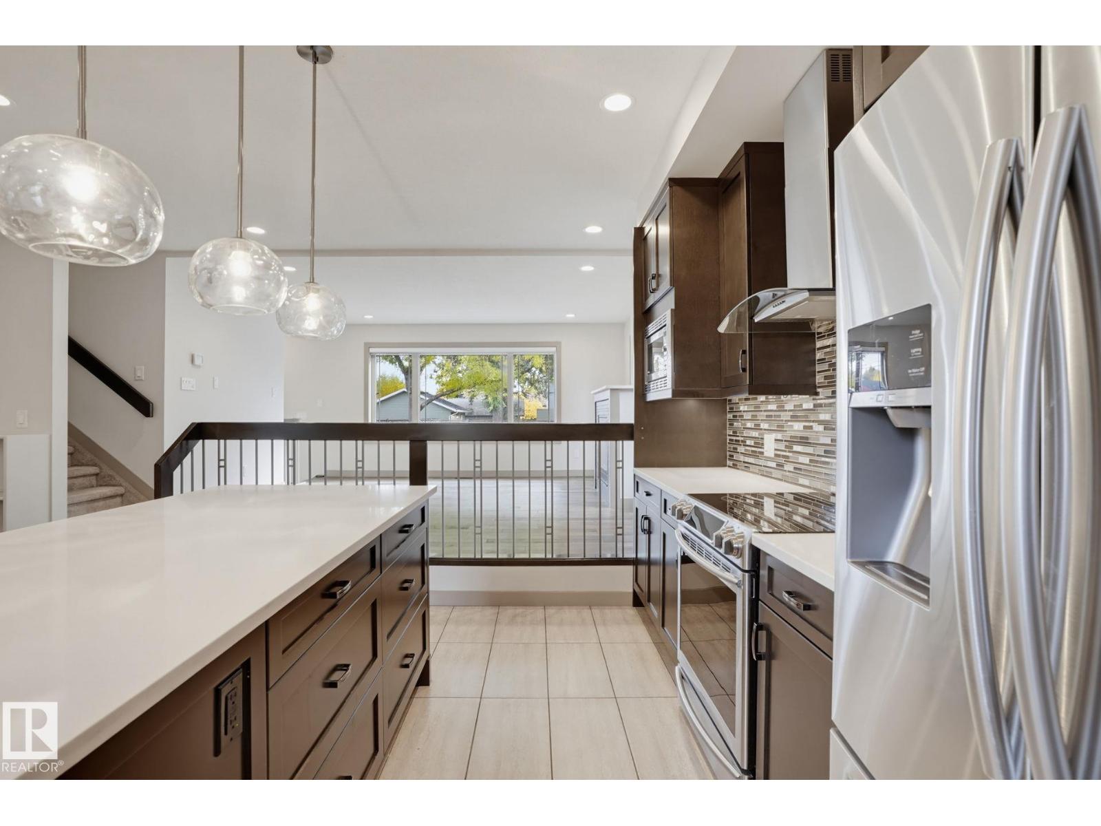 7716 112 ST NW
