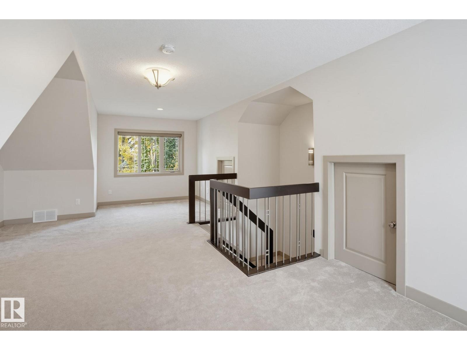 7716 112 ST NW