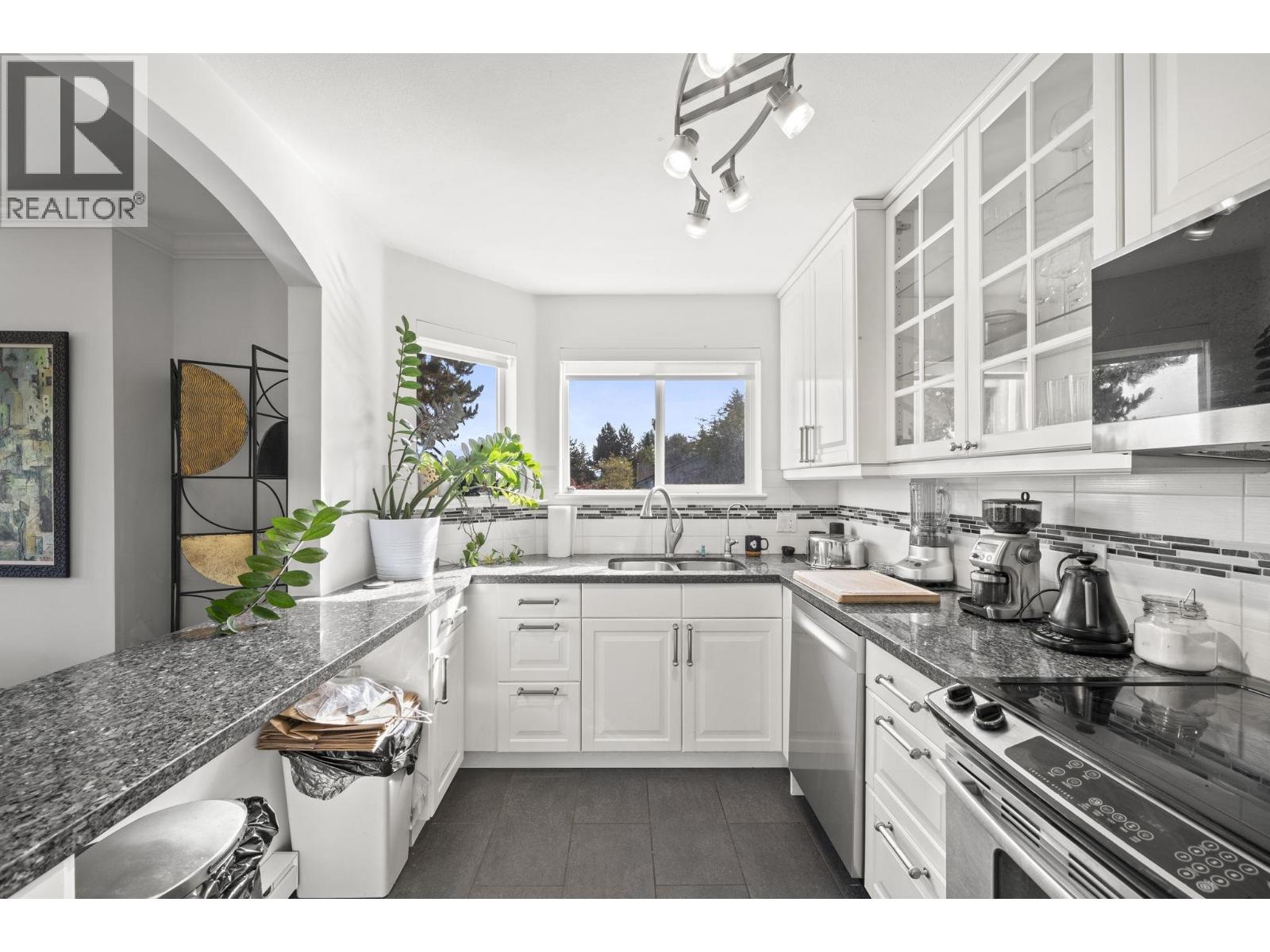 201 121 Shoreline Circle, Port Moody, British Columbia  V3H 5G2 - Photo 4 - R3174770