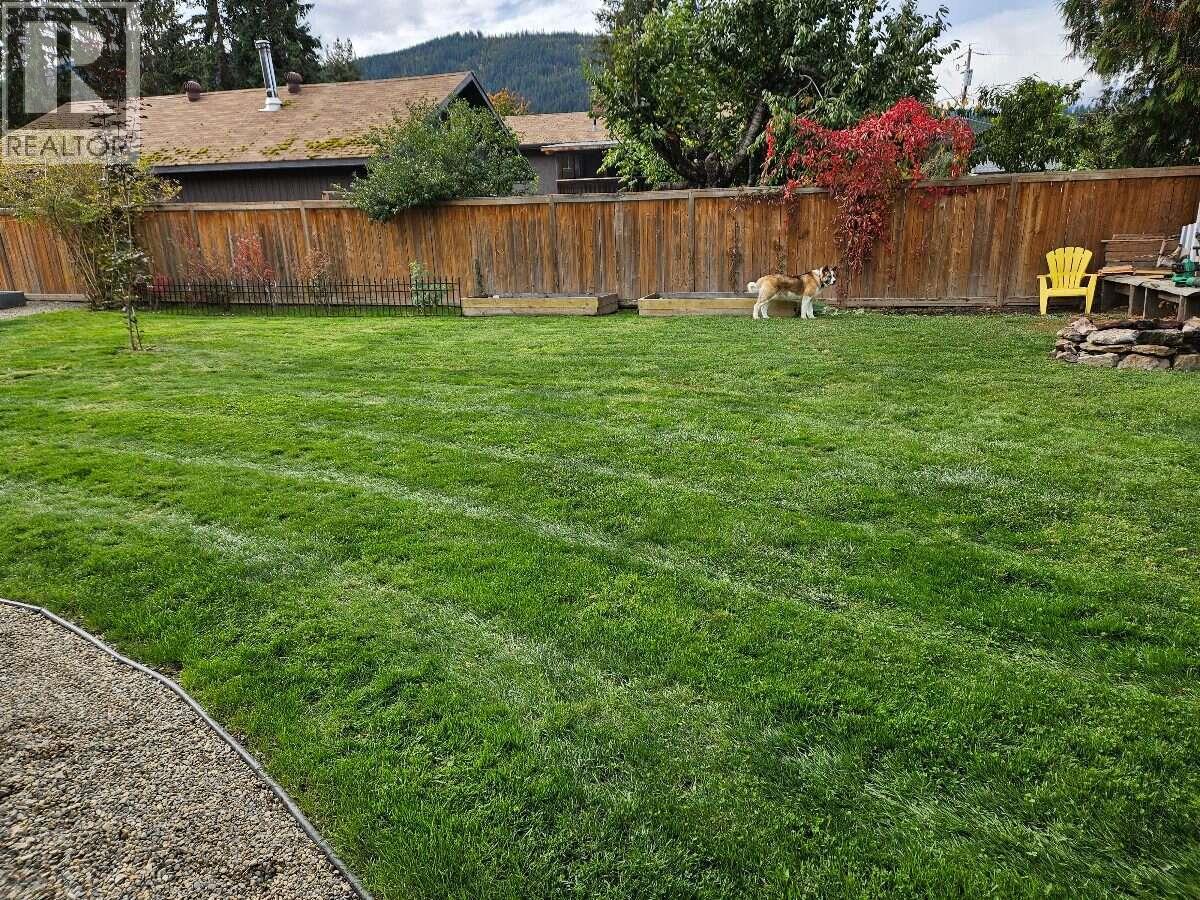 606 Gillis Avenue, Sicamous, British Columbia  V0E 2V1 - Photo 8 - 10400693
