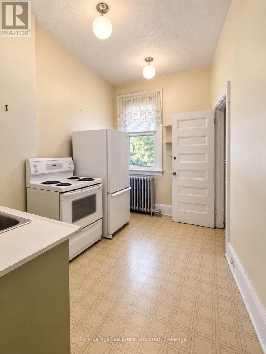 132 Close Avenue, Toronto, Ontario  M6K 2V5 - Photo 10 - W14029124