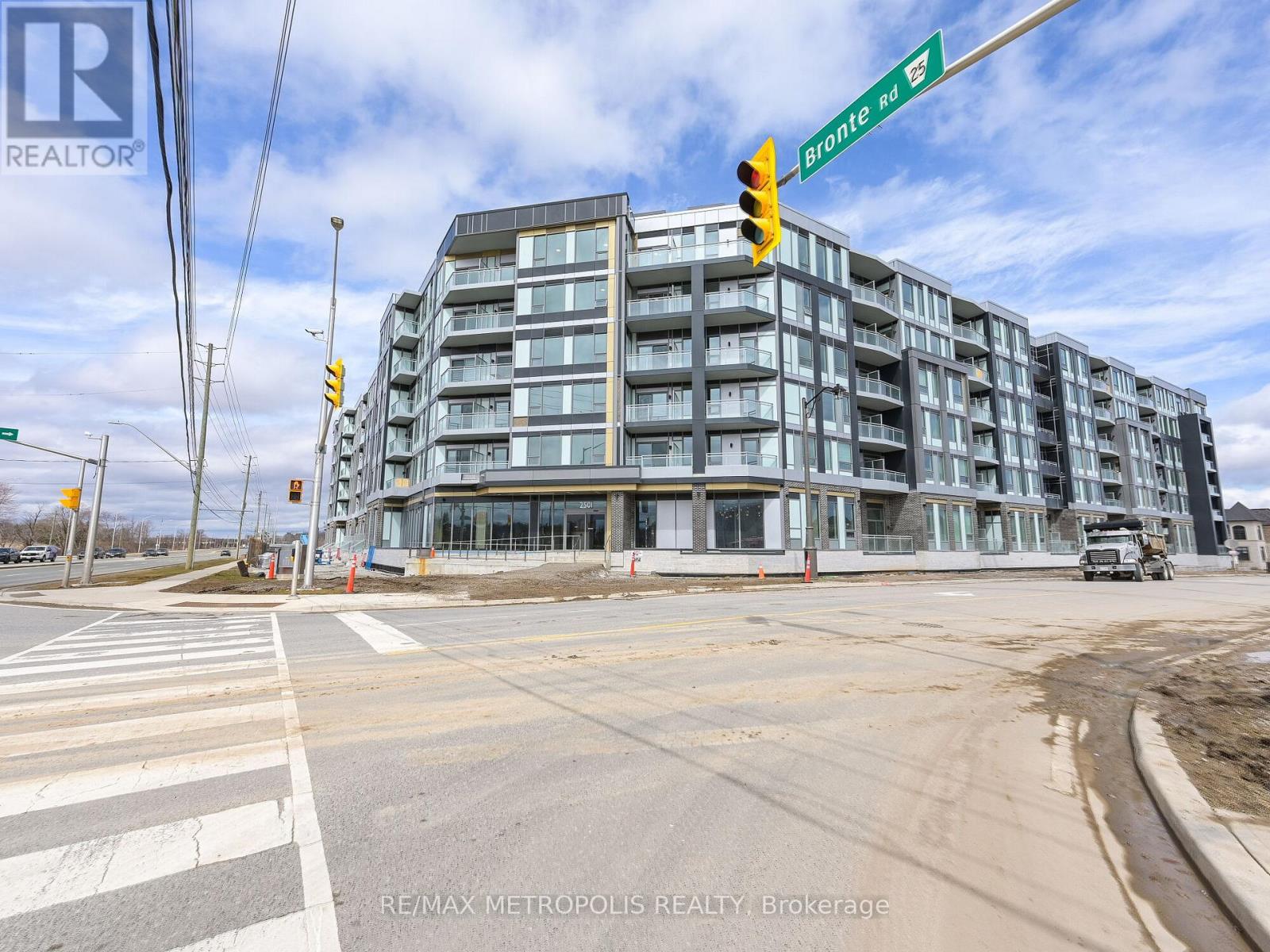 246 - 2501 SAW WHET BOULEVARD, Oakville, Ontario