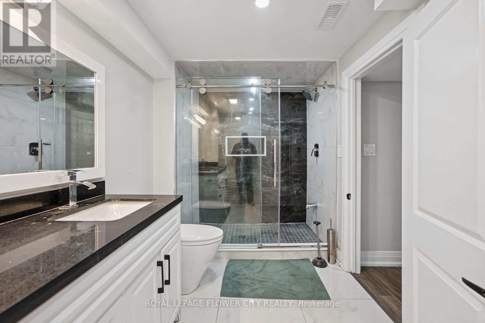 1812 Christopher Road, Mississauga, Ontario  L5J 2K8 - Photo 39 - W14029236