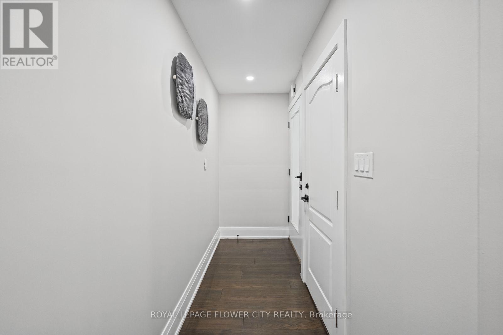 1812 Christopher Road, Mississauga, Ontario  L5J 2K8 - Photo 4 - W14029236
