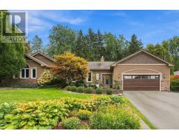 816 ALEXANDER ROAD, Hamilton, Ontario
