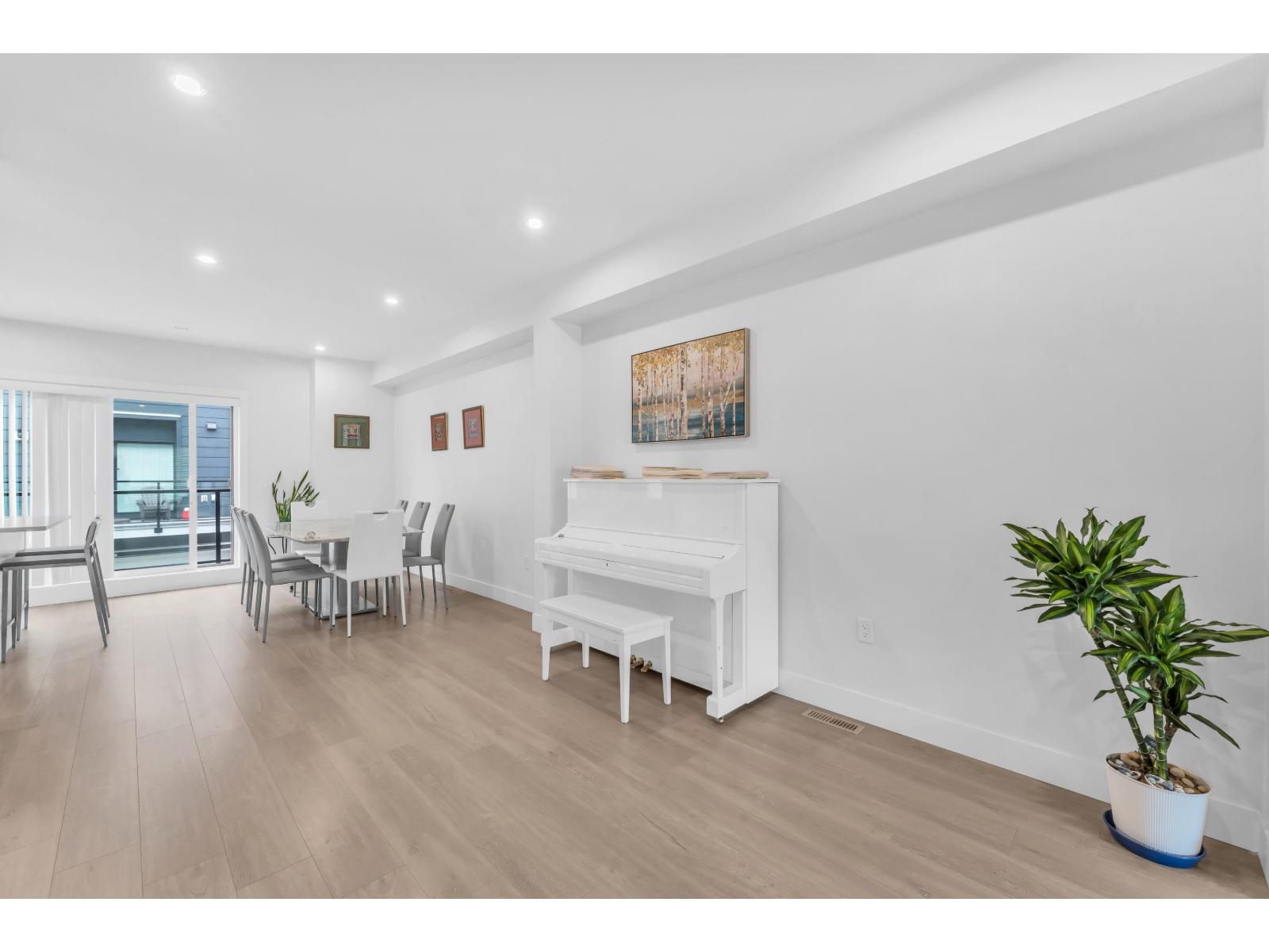 218 2277 OAK MEADOWS DRIVE