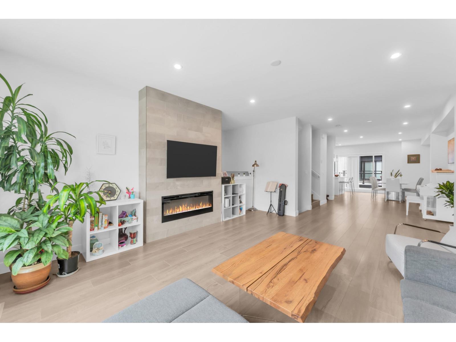 218 2277 OAK MEADOWS DRIVE