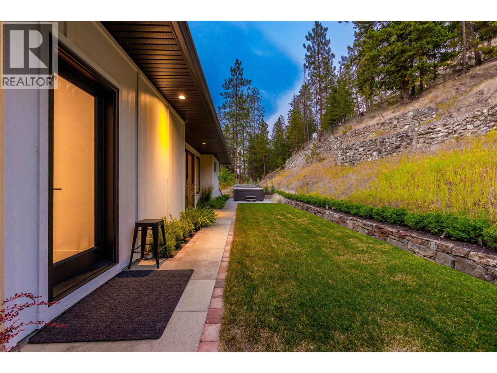 769 & 771 Barnaby Road, Kelowna, British Columbia  V1W 4N9 - Photo 60 - 10396273