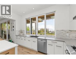 769 & 771 Barnaby Road, Kelowna, British Columbia V1W 4N9 - Photo 13 - 10396273