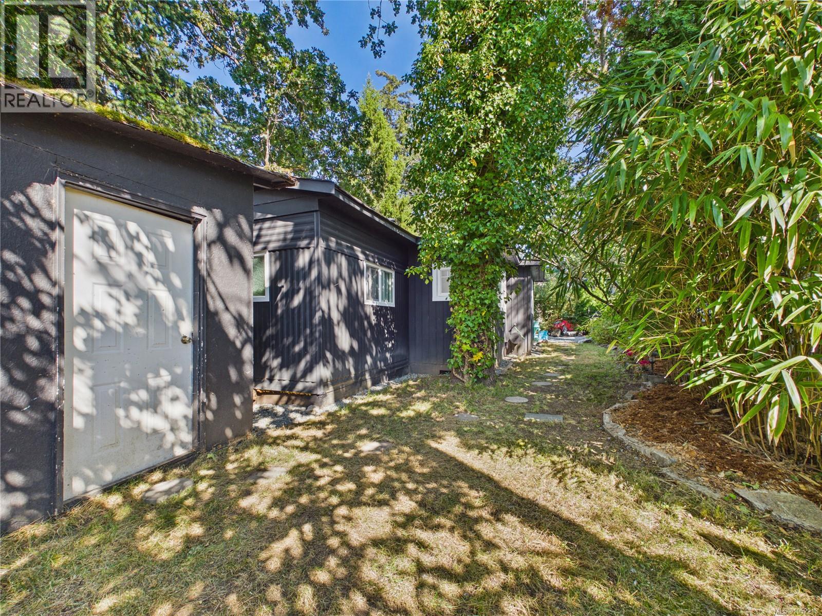 30 1201 CRAIGFLOWER Rd