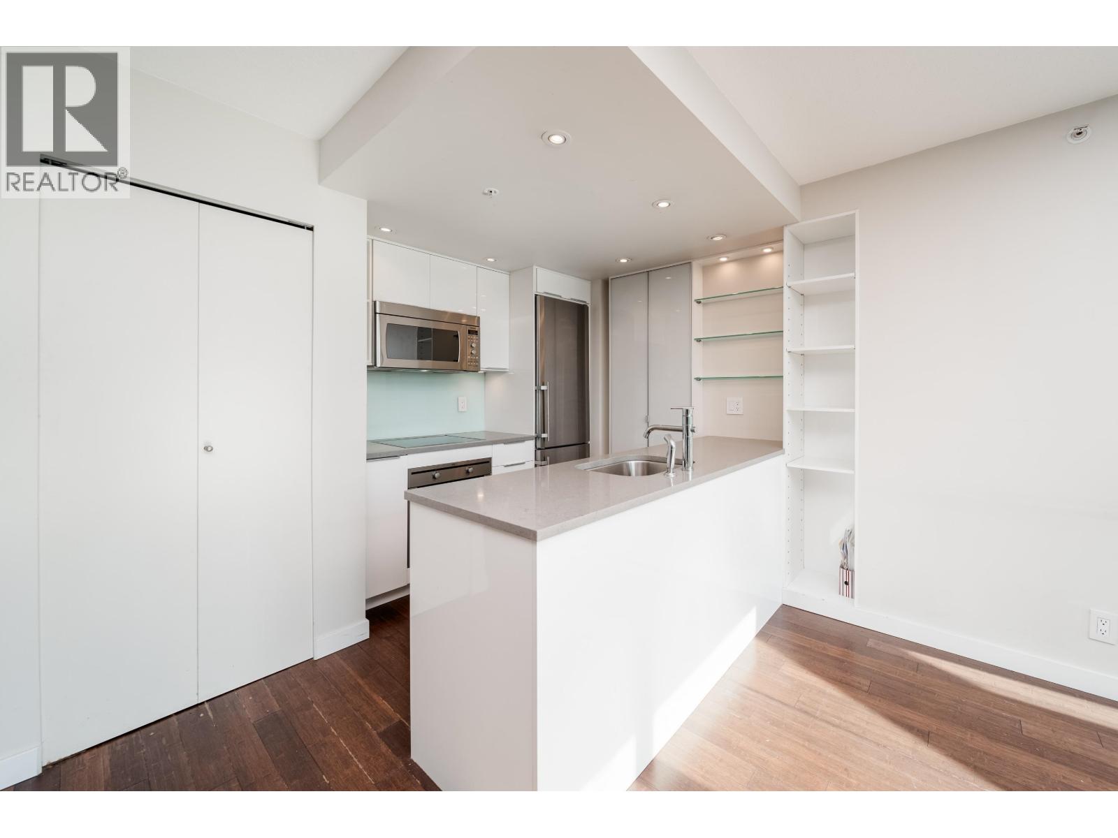 1708 1331 W GEORGIA STREET