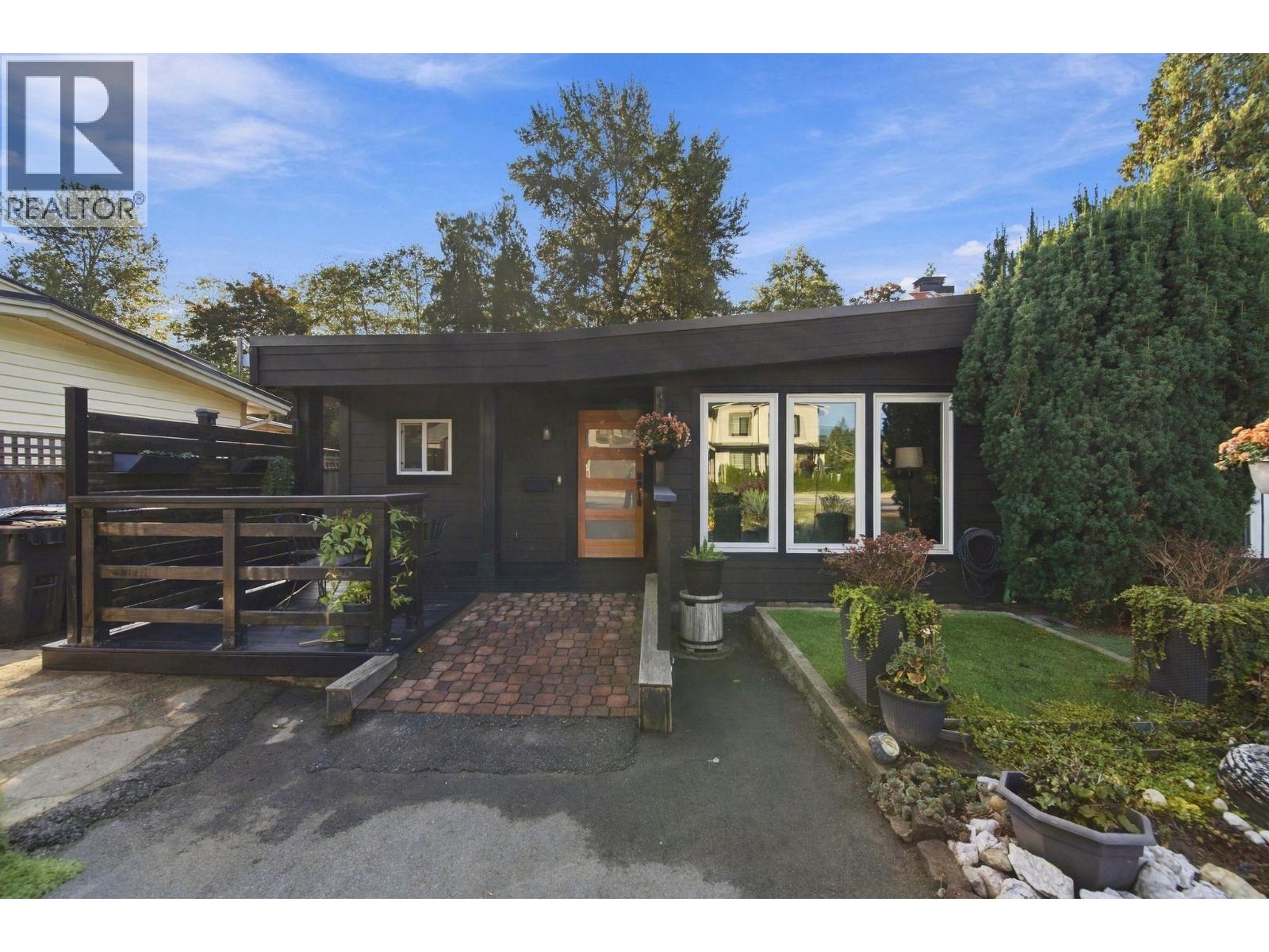 1432 BARBERRY DRIVE