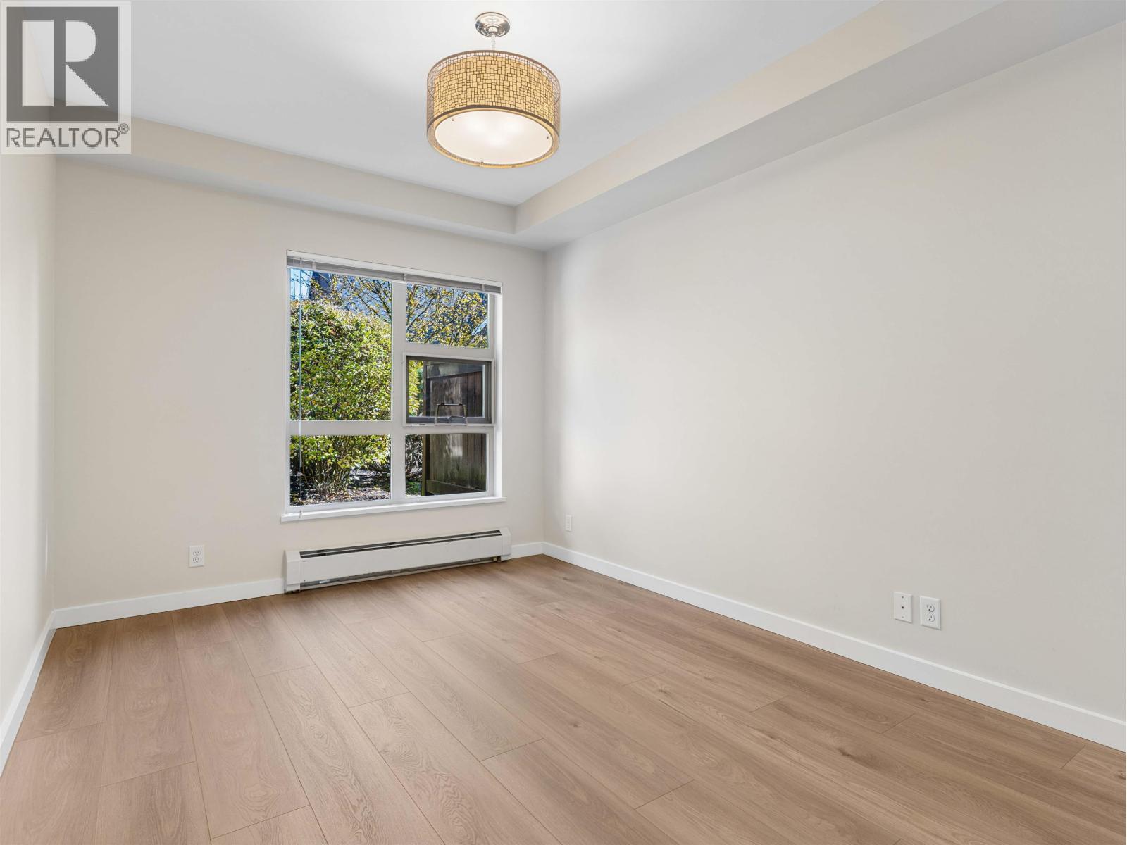 109 1033 ST. GEORGES AVENUE