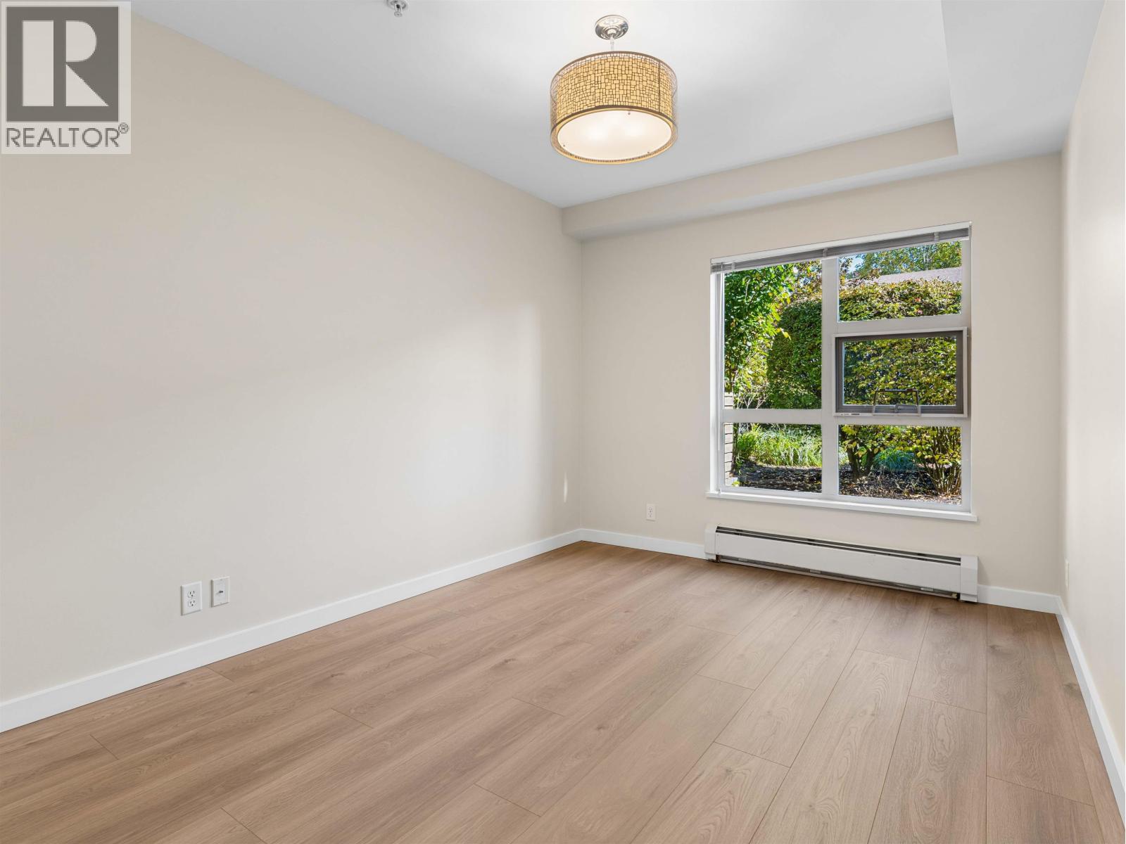 109 1033 ST. GEORGES AVENUE