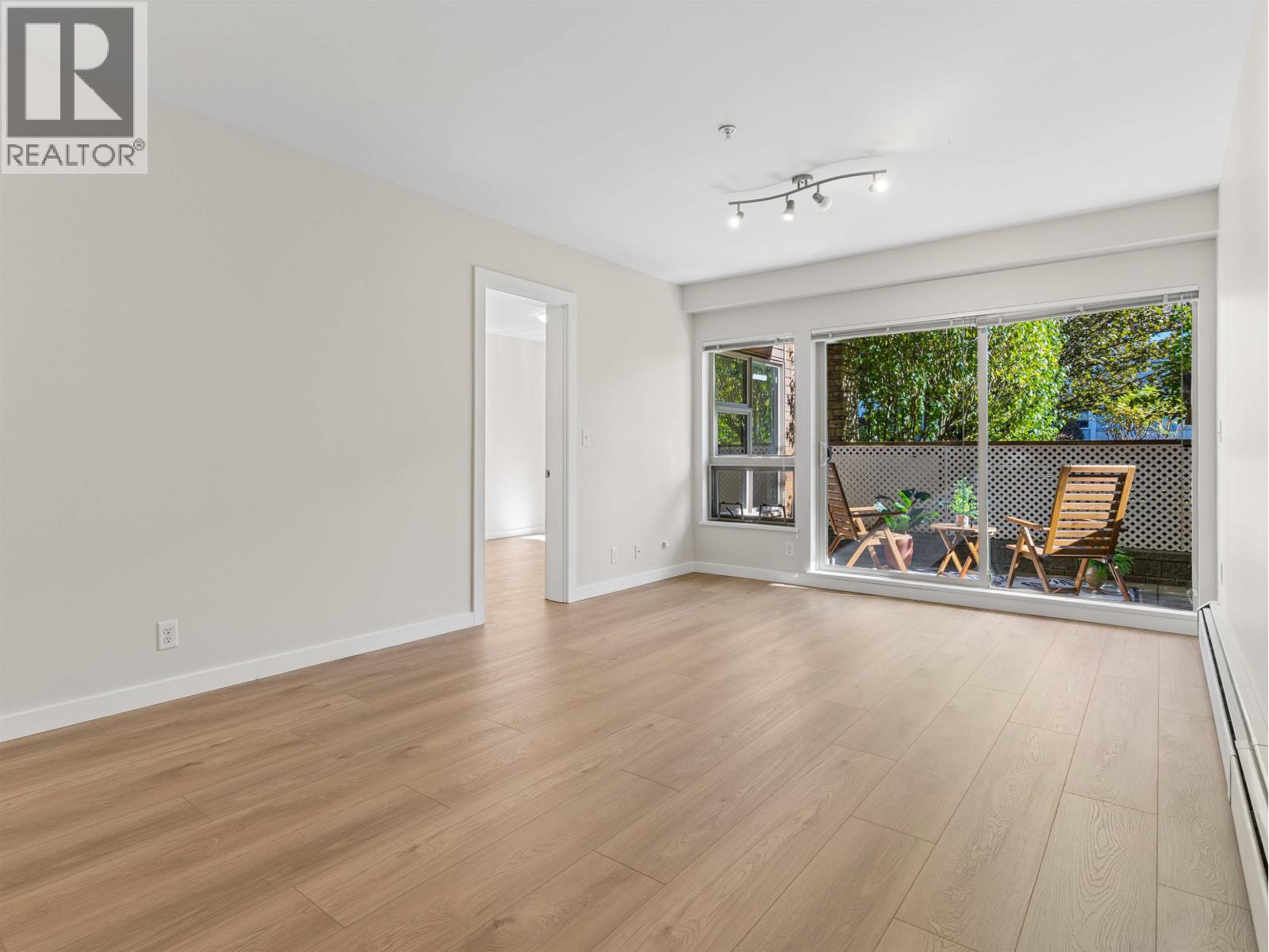 109 1033 ST. GEORGES AVENUE