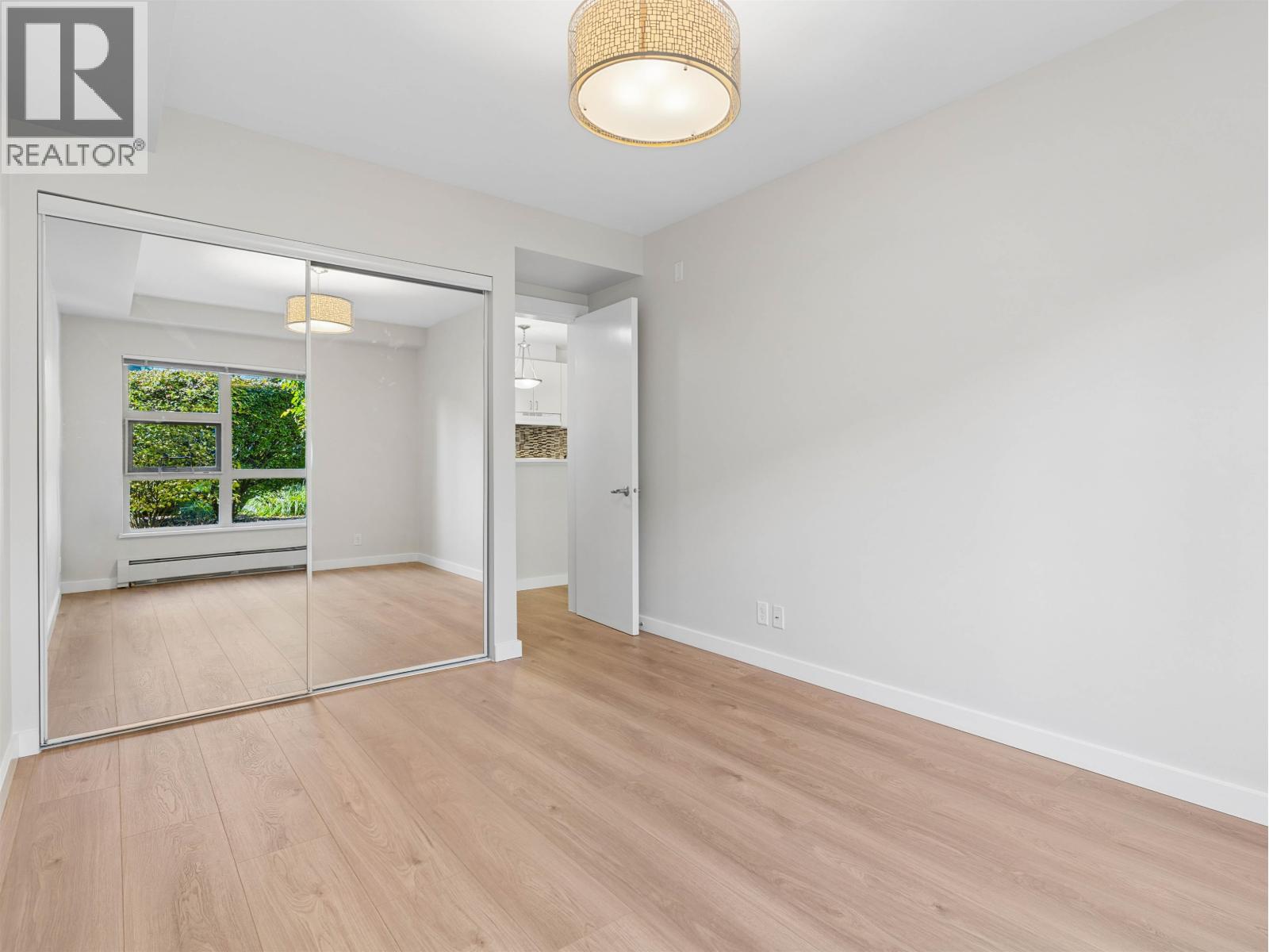 109 1033 ST. GEORGES AVENUE