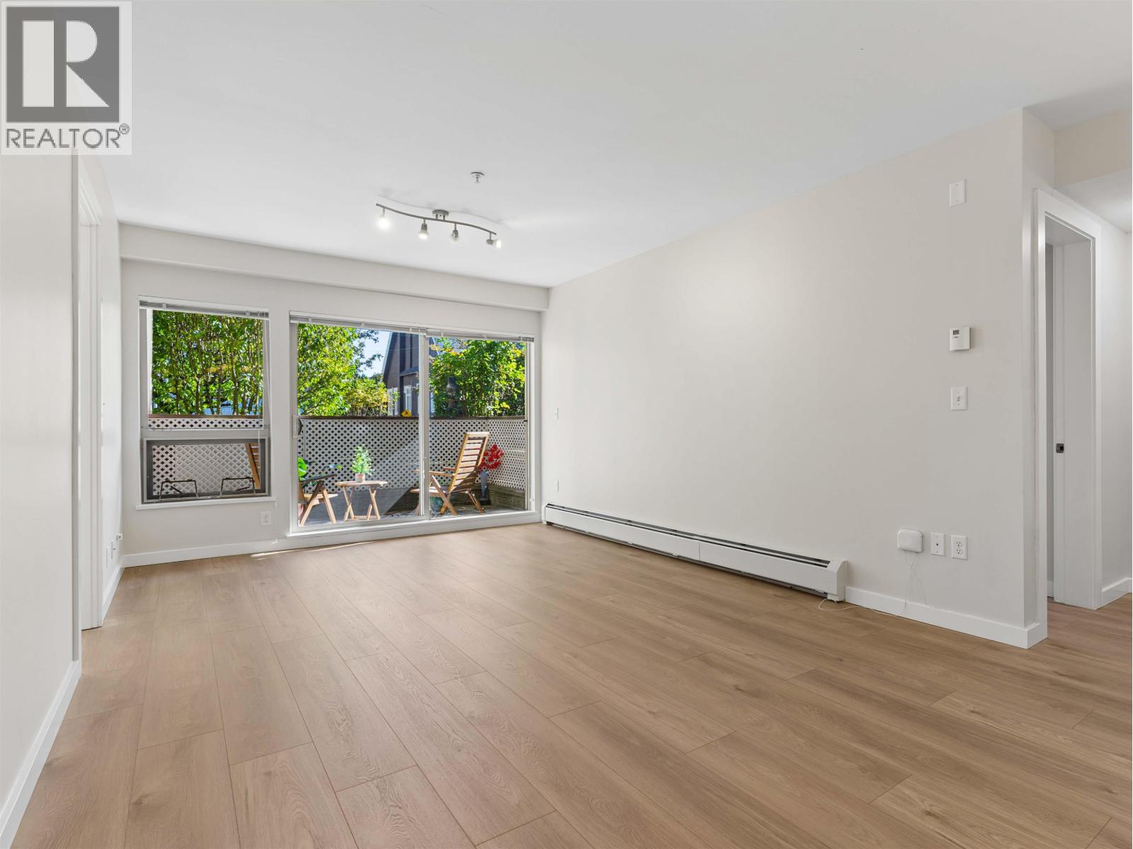 109 1033 ST. GEORGES AVENUE