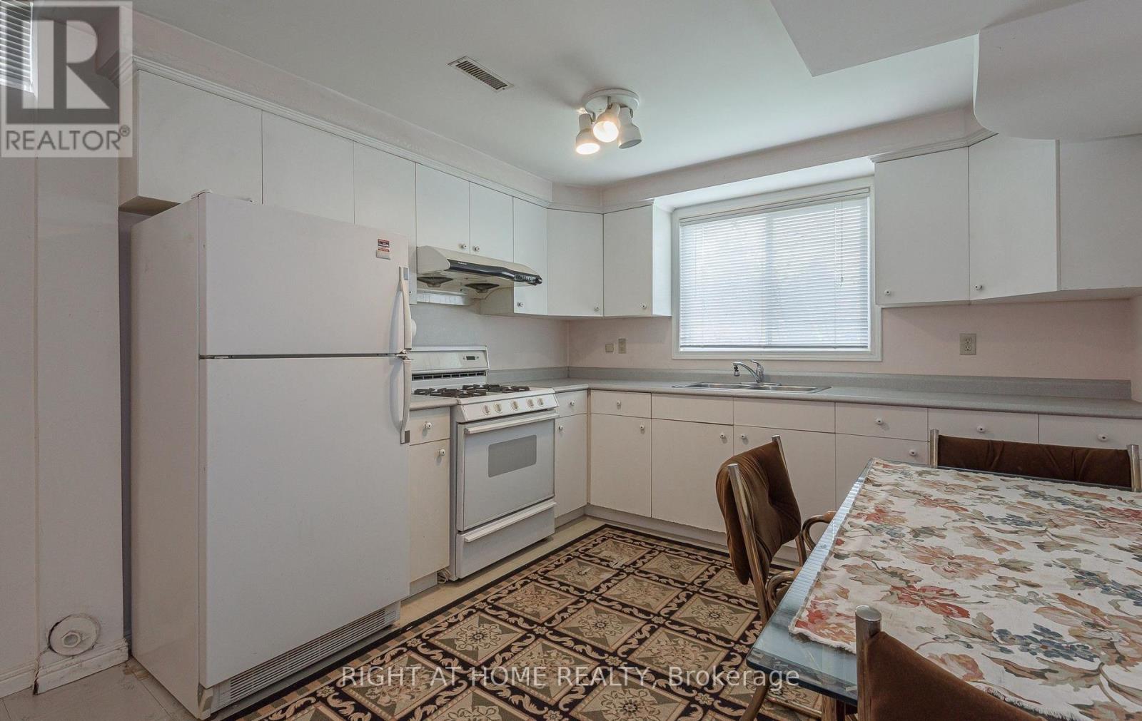 19 Western Skies Court, Vaughan, Ontario  L4L 8B6 - Photo 25 - N14029290