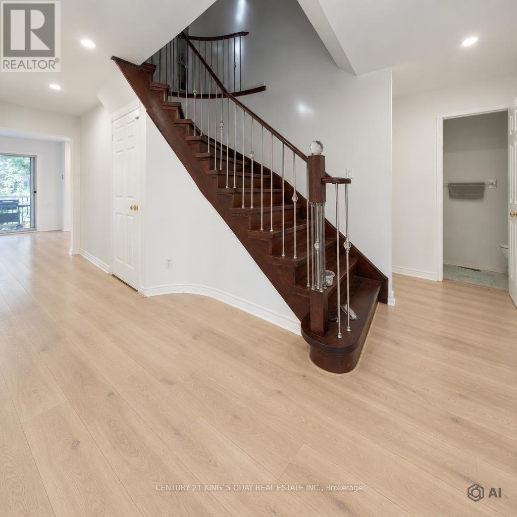 36 Dawlish Avenue, Aurora, Ontario  L4G 6R4 - Photo 4 - N14029318