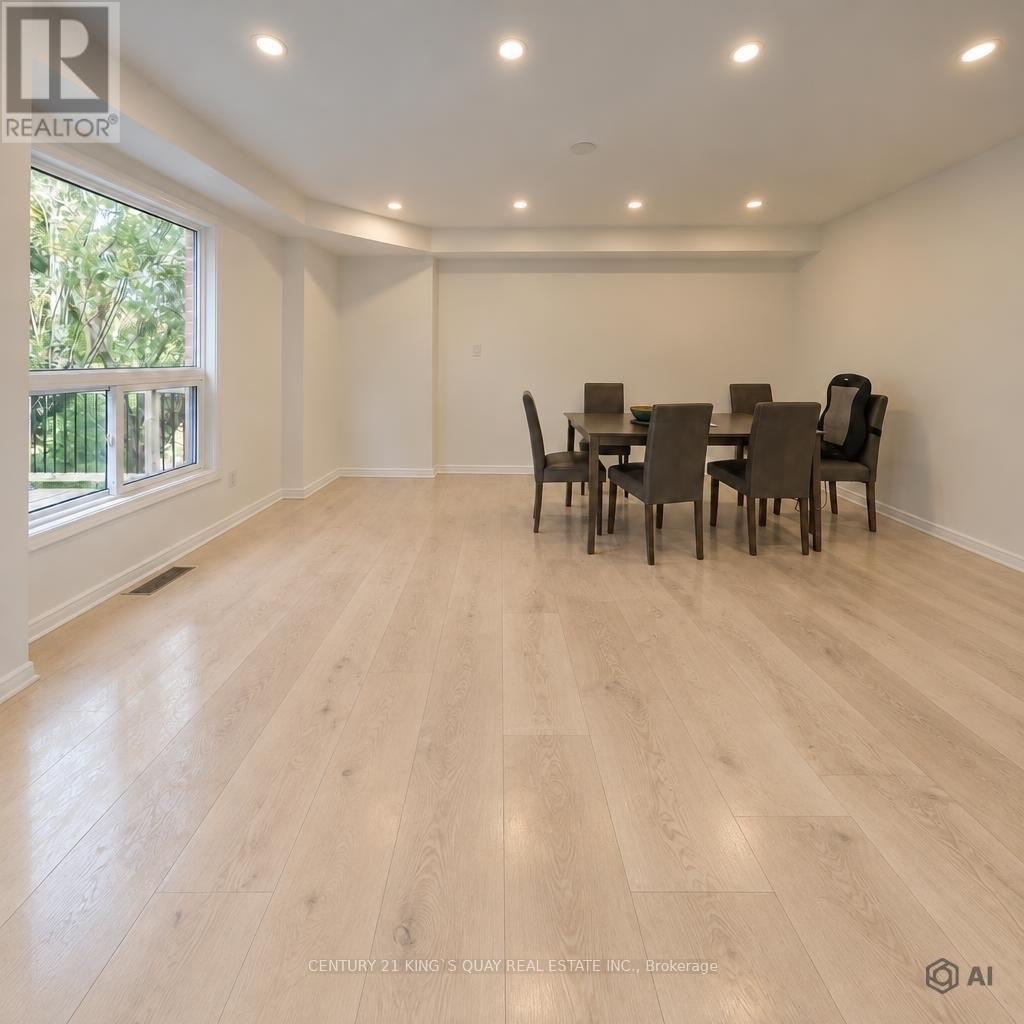 36 Dawlish Avenue, Aurora, Ontario  L4G 6R4 - Photo 7 - N14029318