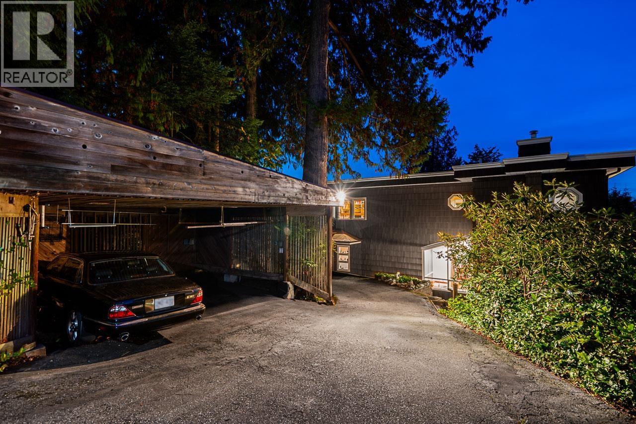 2215 Chairlift Road, West Vancouver, British Columbia  V7S 2T4 - Photo 28 - R3174900