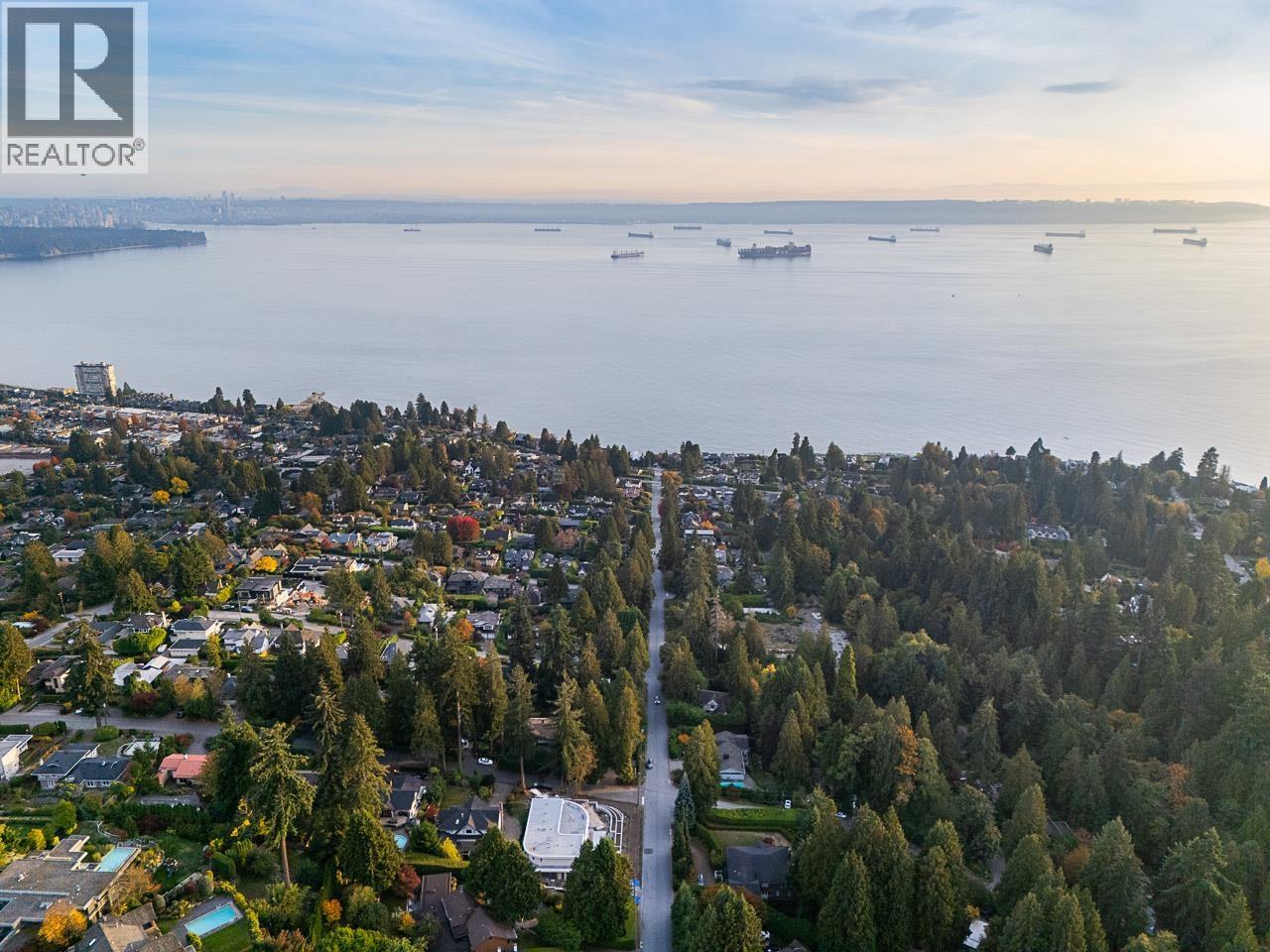 2215 Chairlift Road, West Vancouver, British Columbia  V7S 2T4 - Photo 37 - R3174900