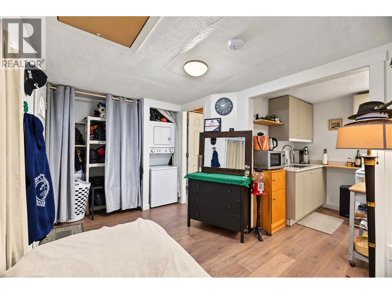 1004 Delestre Avenue, Coquitlam, British Columbia  V3K 2G8 - Photo 4 - R3174913